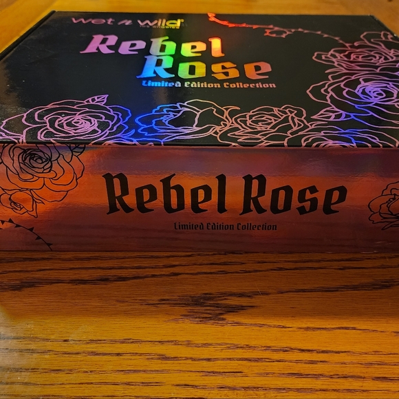 Wet n Wild Cosmetics limited edition Rebel Rose coloricon quads and PR box - Picture 5 of 7